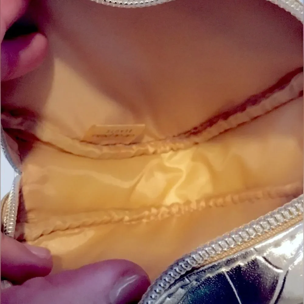 CLE DE PEAU HEART GOLD BEAUTY BAG COSMETIC BAG, POUCH.